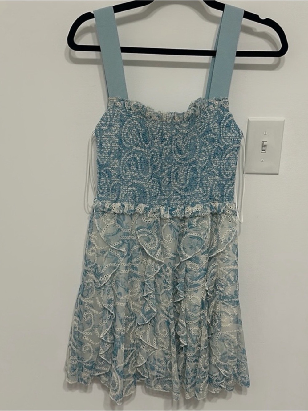 LAST CALL 🚨 Alice + Olivia Jocelyn Dress